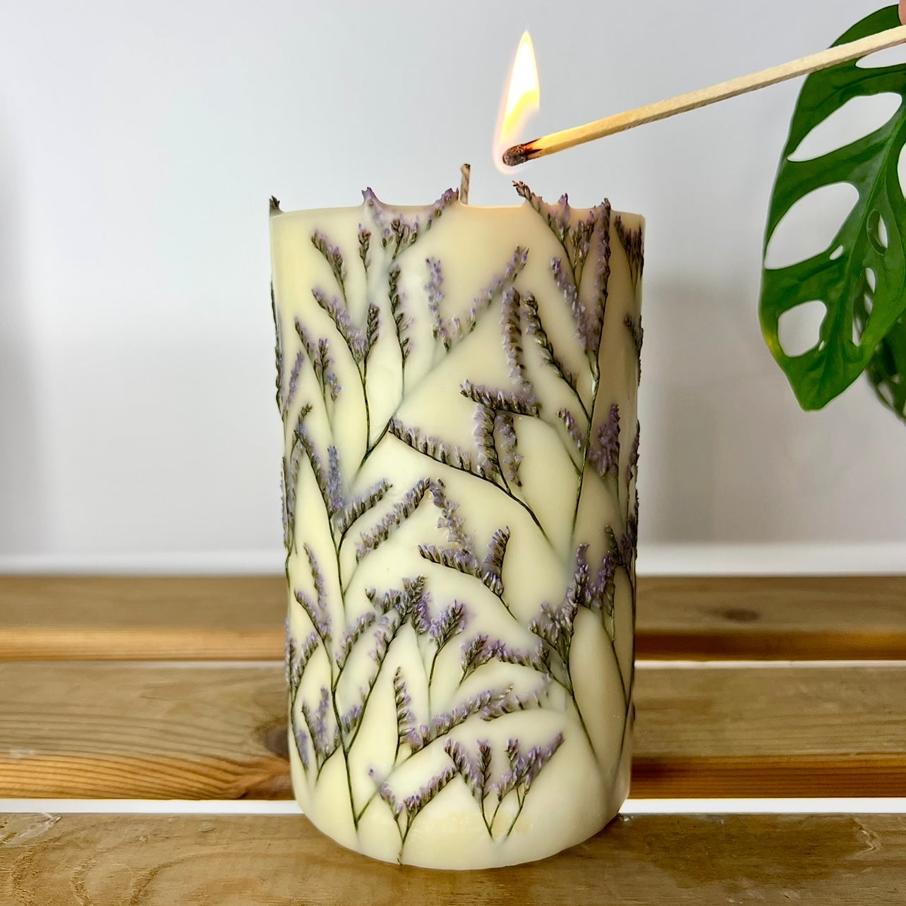 נר אמילי יצוק